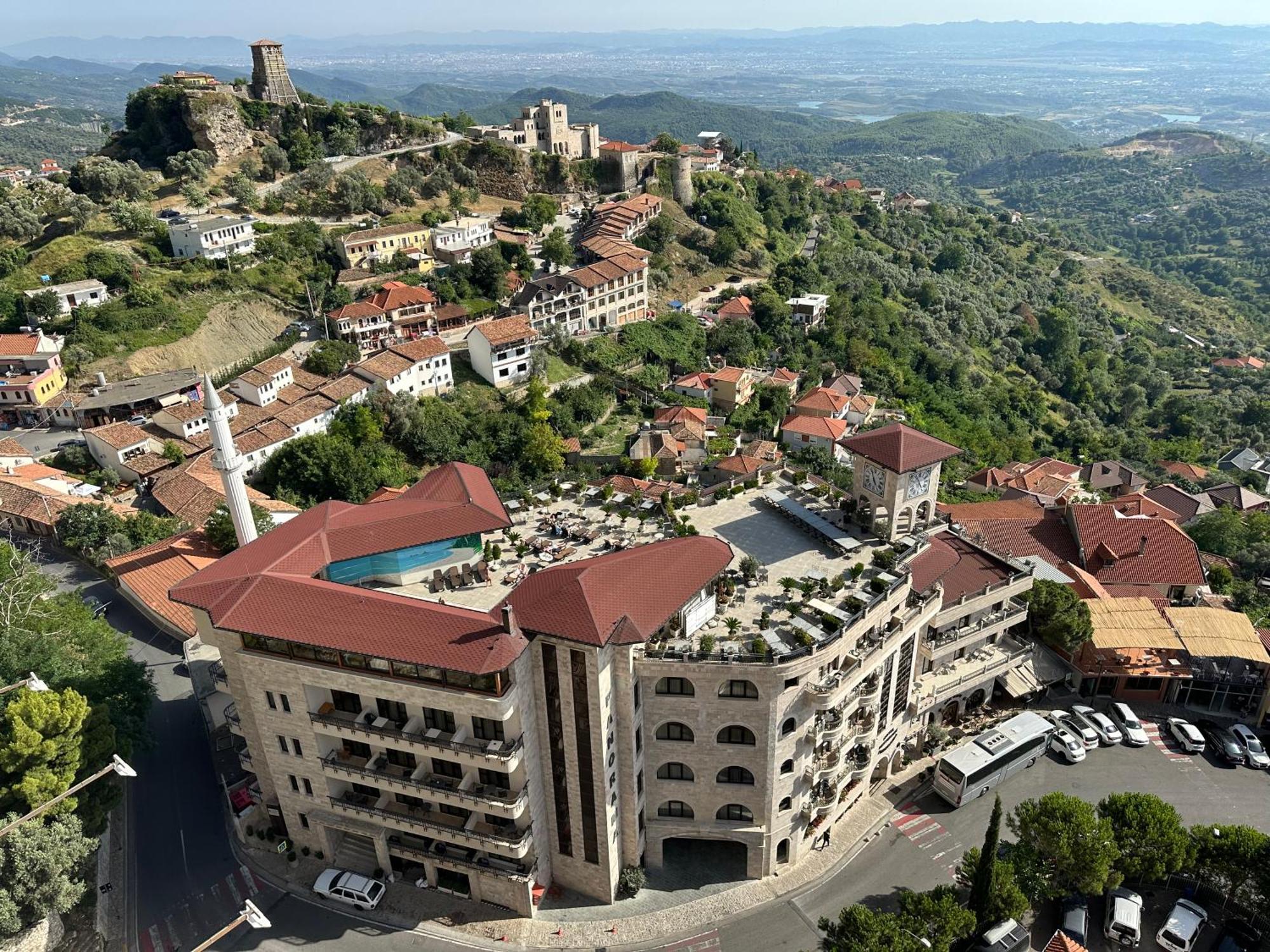 Panorama Rooms Hotel Near The Old Bazaar Kruje Exterior photo